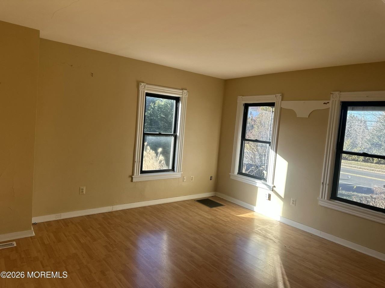 202 Monmouth Blvd - Photo 5 of 11
