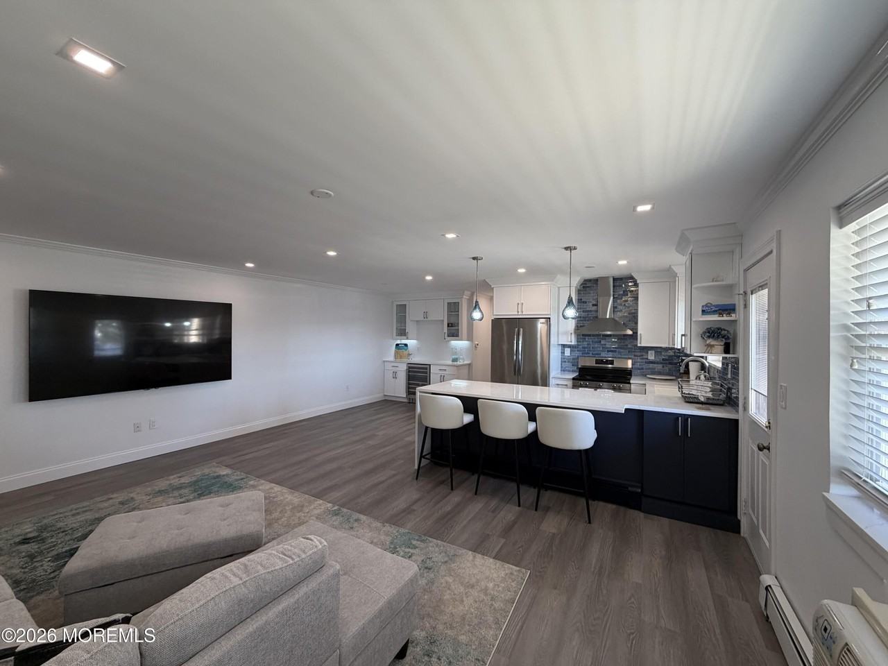 135 Wharfside Dr - Photo 3 of 14