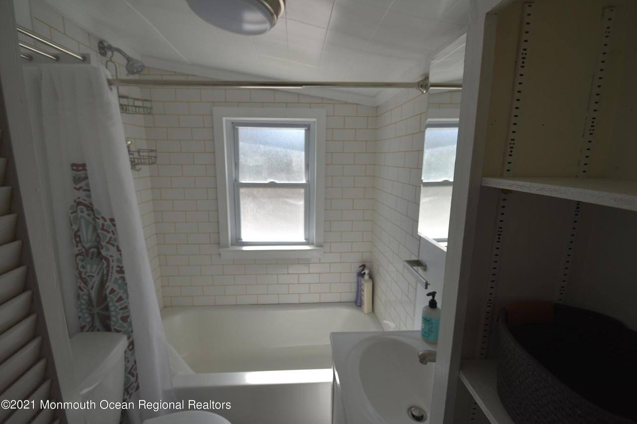 1722 J St #A - Photo 6 of 6