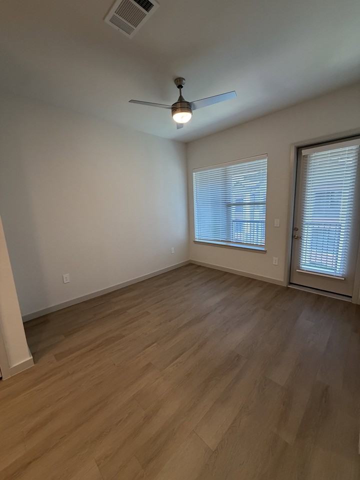 Sharp St #8106 - Photo 3 of 8