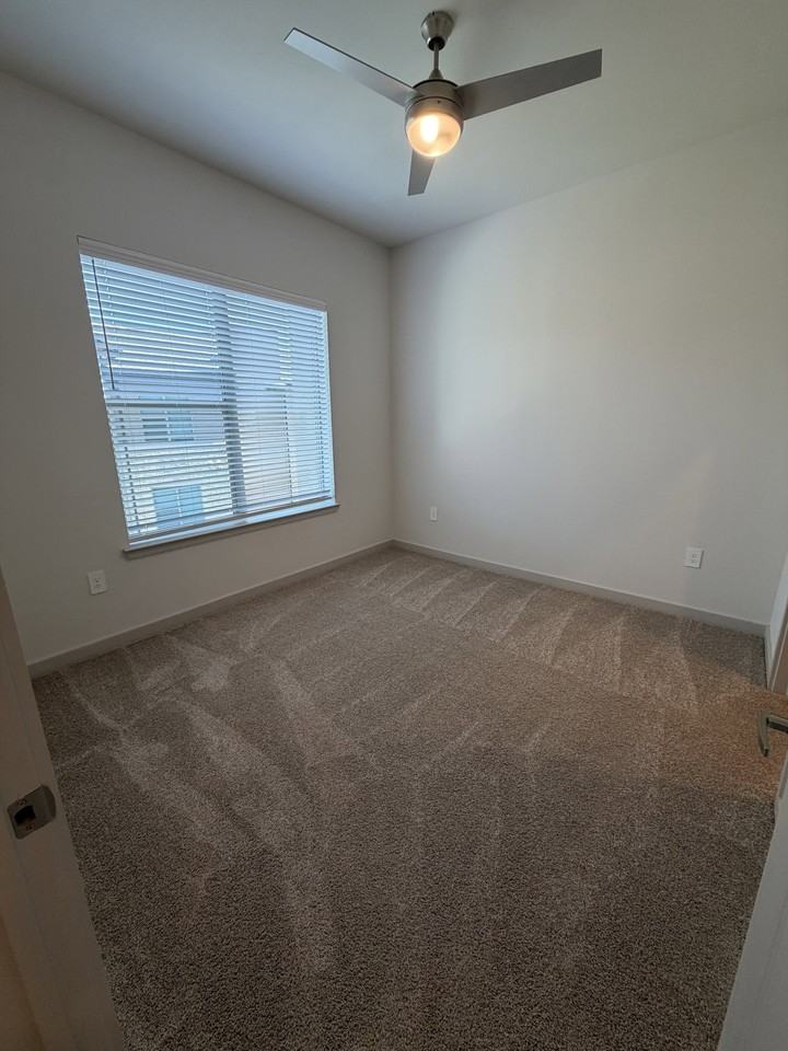 Sharp St #8106 - Photo 6 of 8