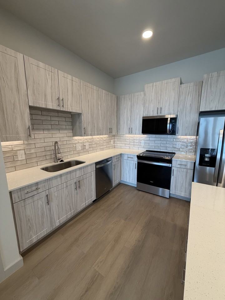 Sharp St #4107 - Photo 2 of 8