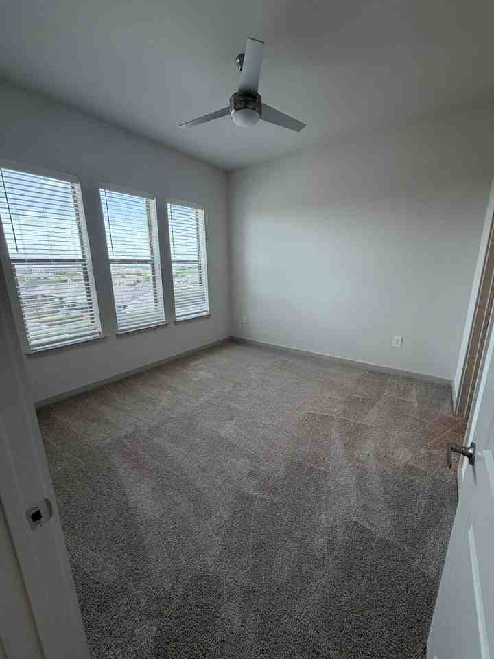 Sharp St #4107 - Photo 6 of 8