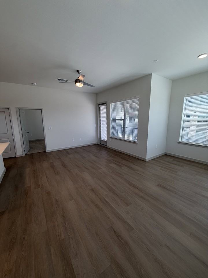 Sharp St #9103 - Photo 4 of 8