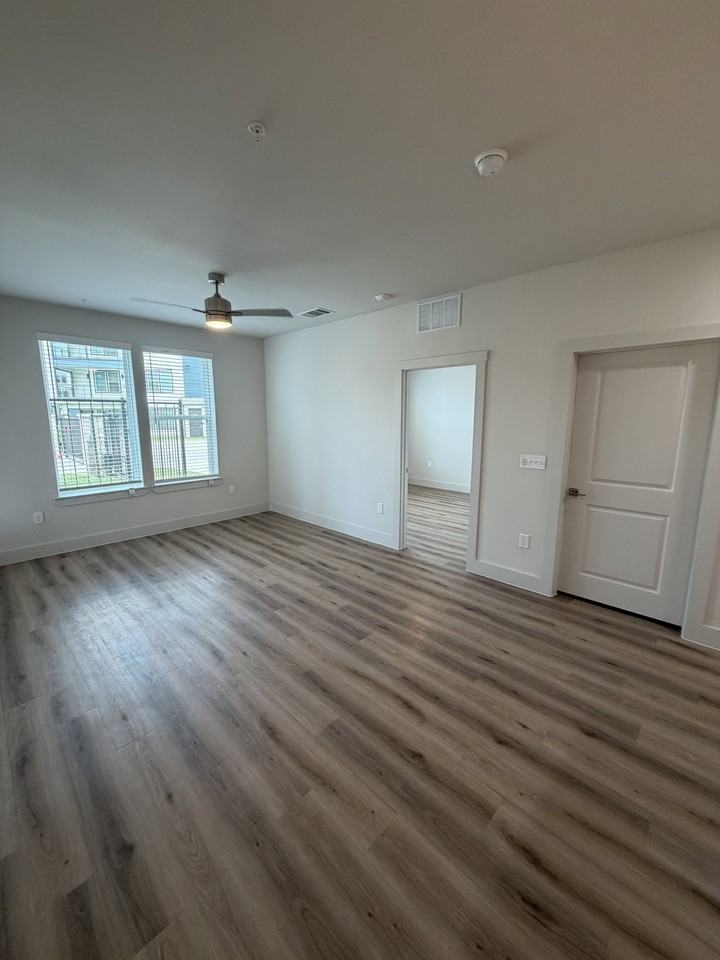 4001 Ob Groner Rd #8107 - Photo 5 of 8