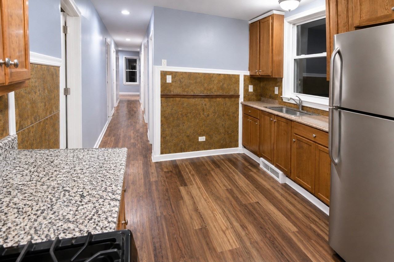 332 W 100th St - Photo 3 of 17