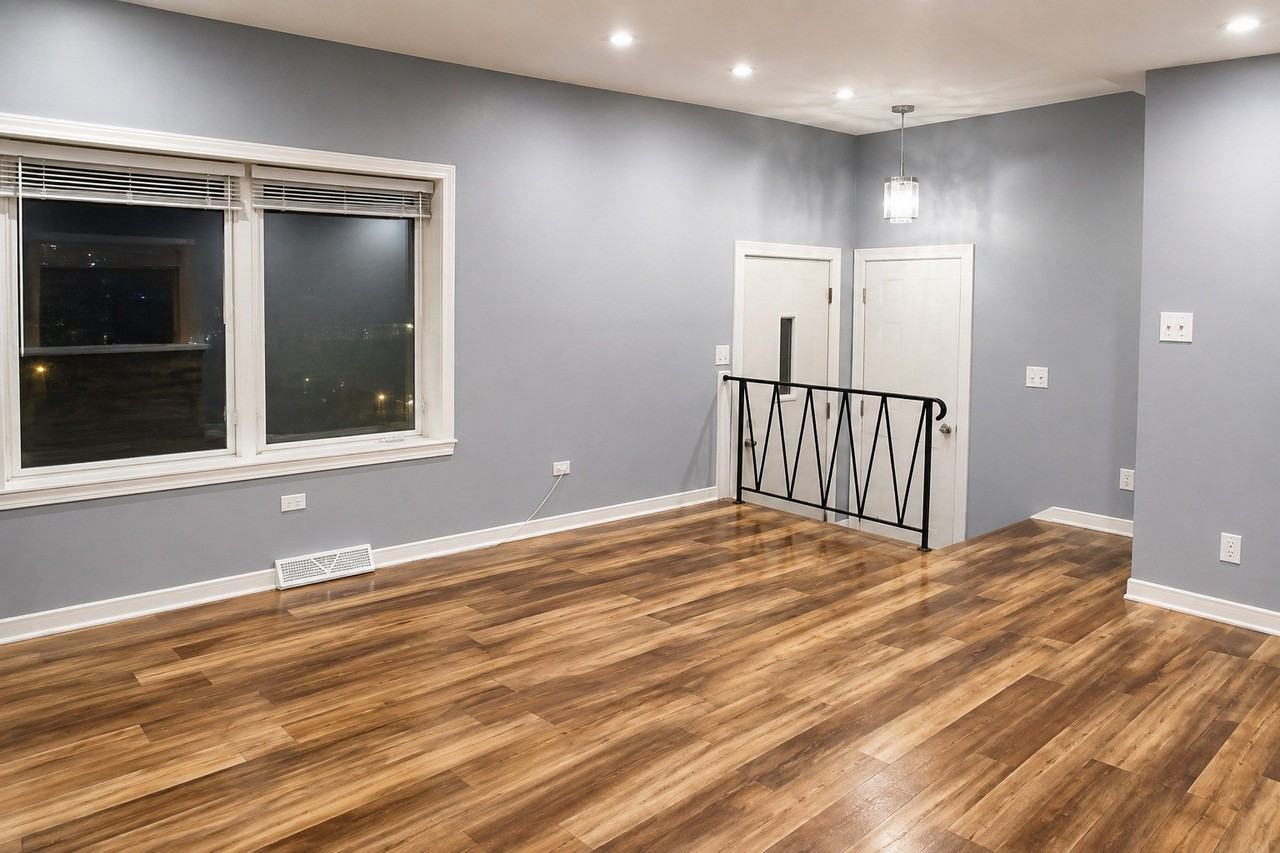 332 W 100th St - Photo 4 of 17