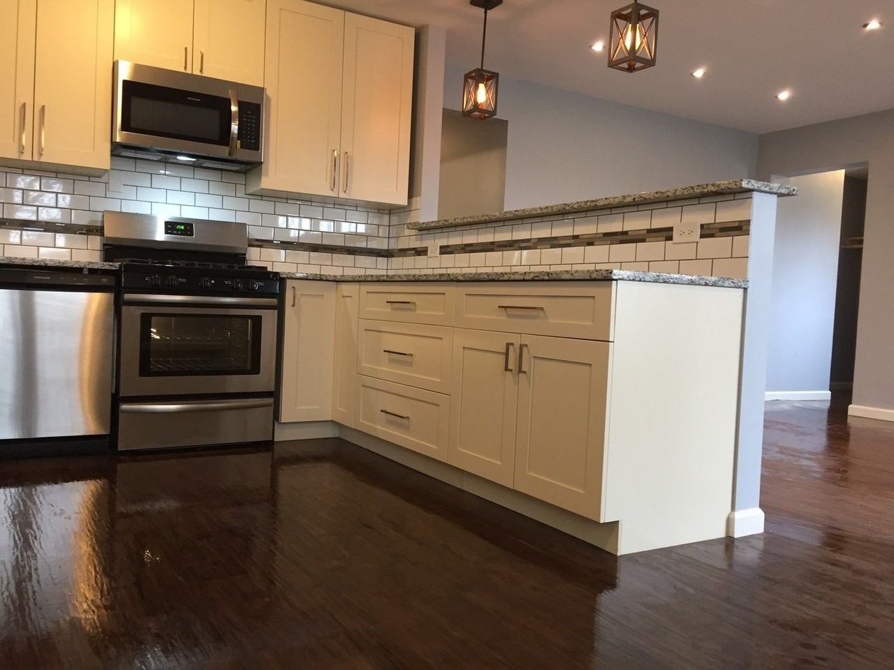 12941 S Saginaw Ave - Photo 3 of 32