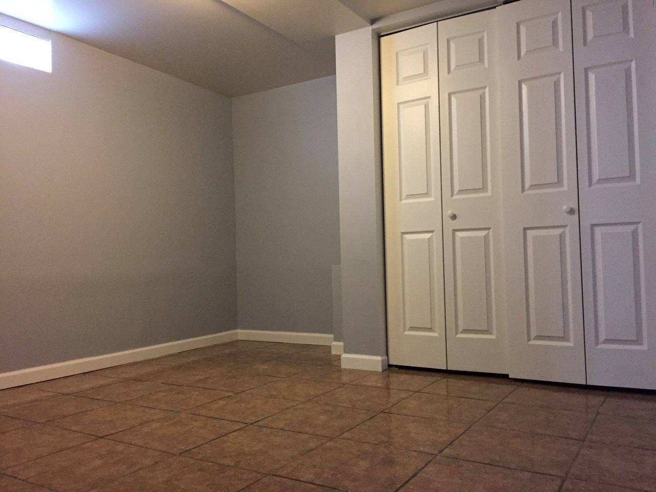 12941 S Saginaw Ave - Photo 7 of 32