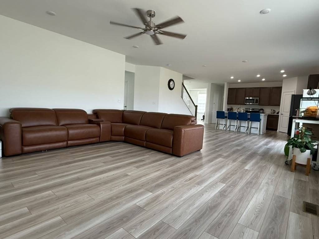 169 Henderson St - Photo 3 of 9