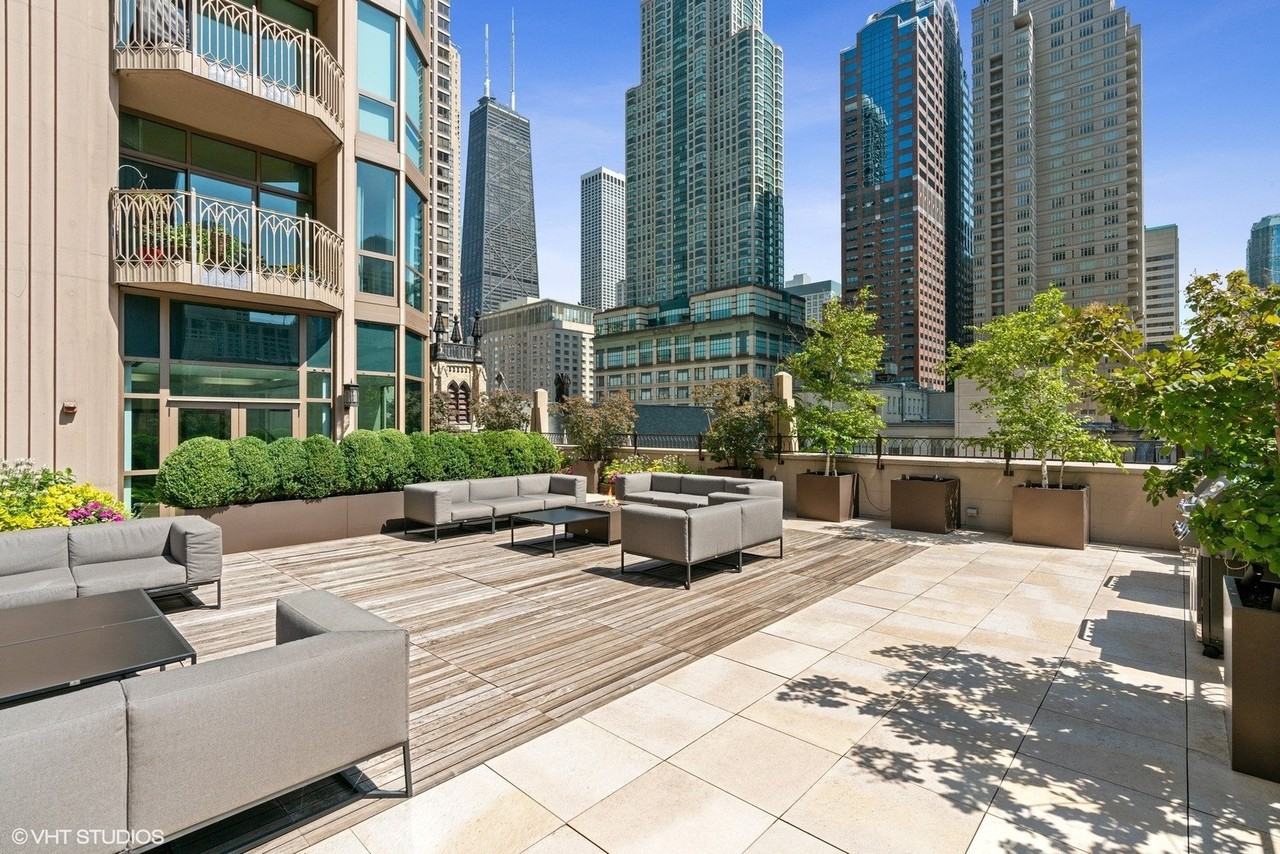21 E Huron St #1706 - Photo 5 of 6