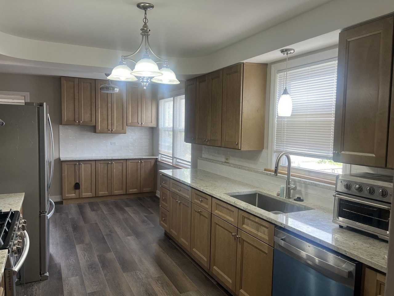 6528 N Rockwell St #2 - Photo 2 of 12