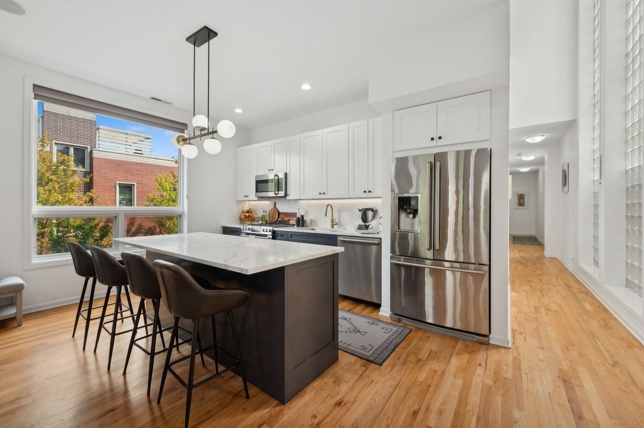 885 N Hermitage Ave #C - Photo 6 of 24