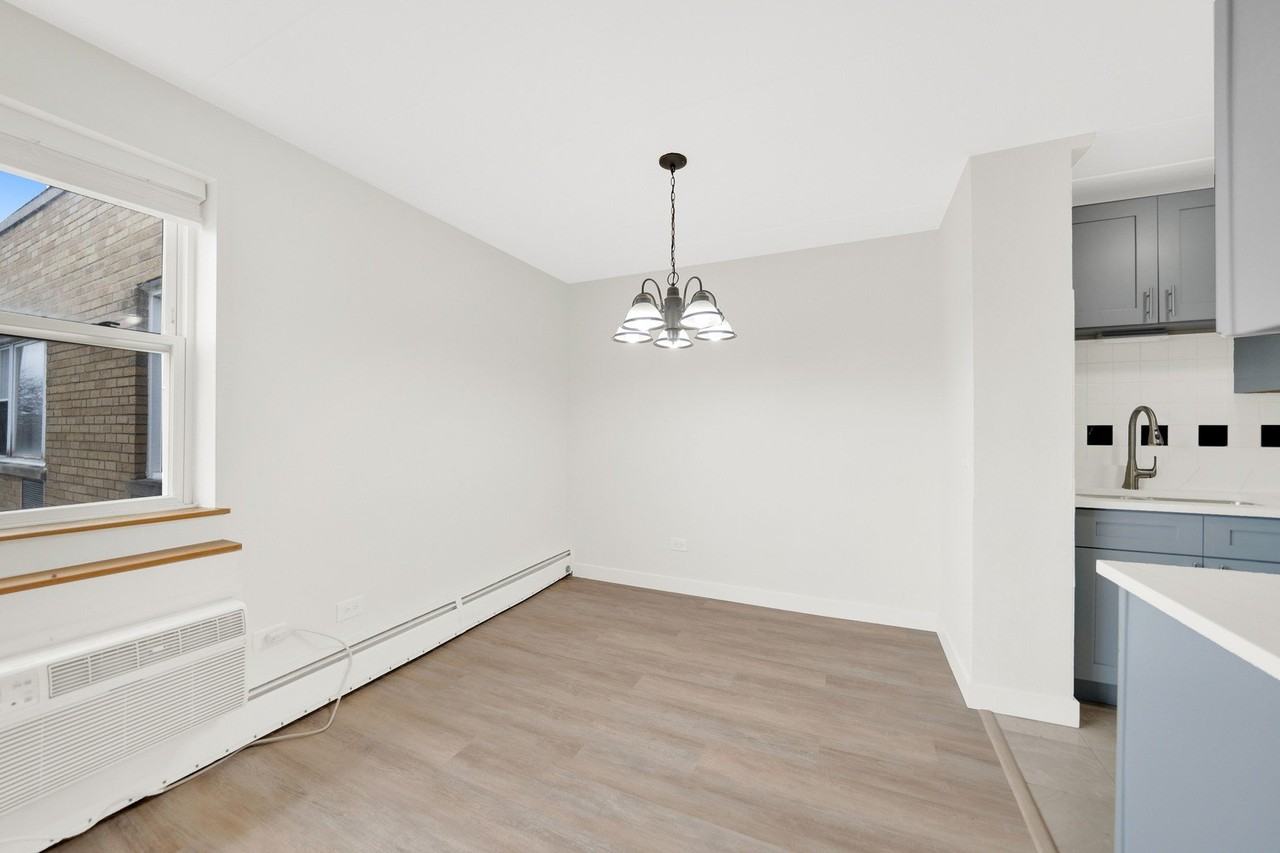 6161 N Hoyne Ave #504 - Photo 4 of 11