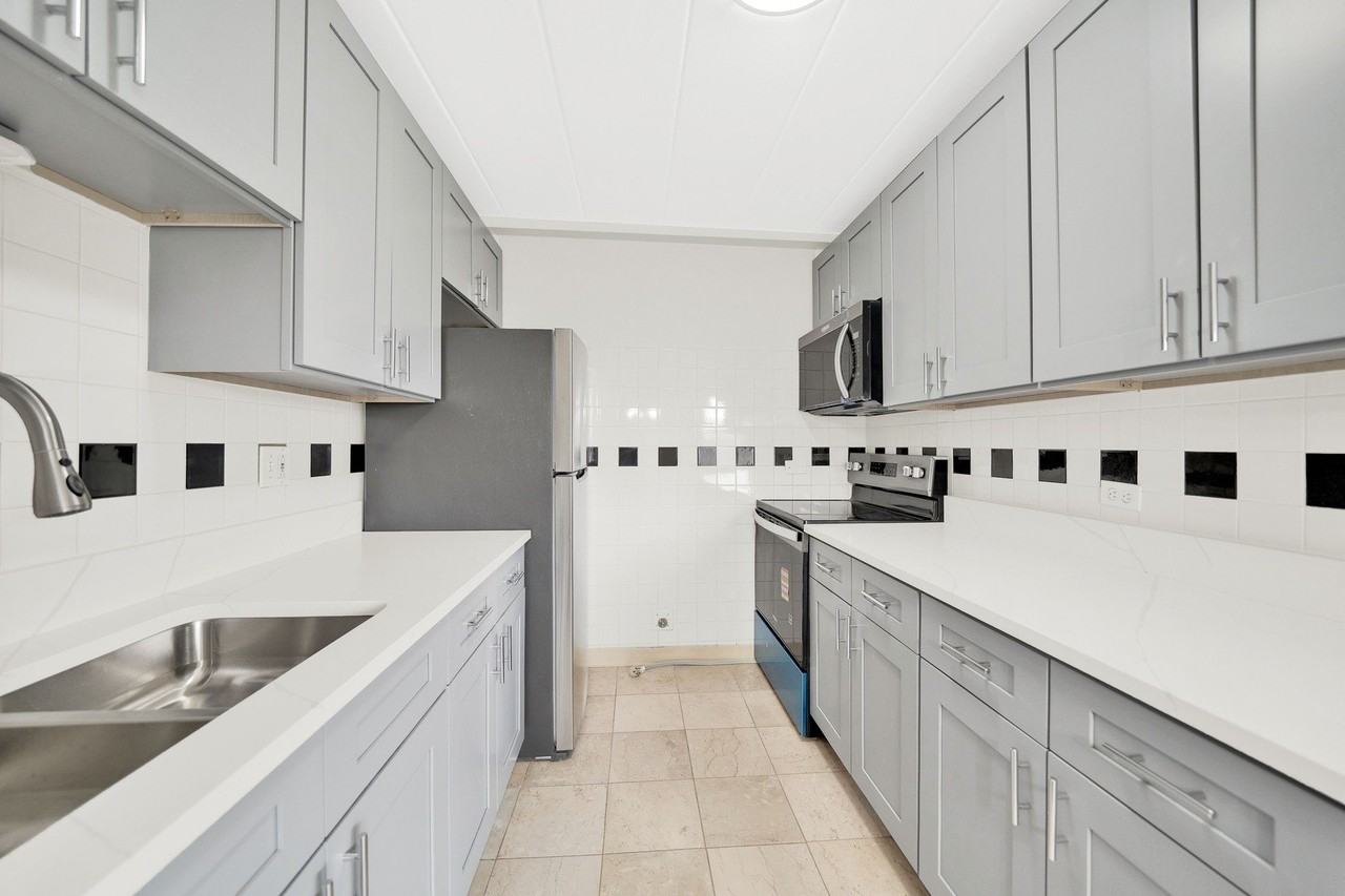 6161 N Hoyne Ave #504 - Photo 5 of 11