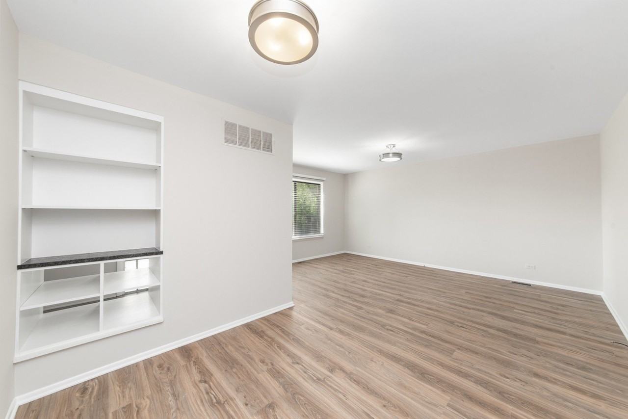 7346 Country Creek Way #8 - Photo 5 of 19