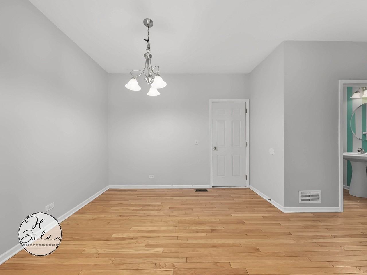 3190 Ronan Dr - Photo 5 of 22