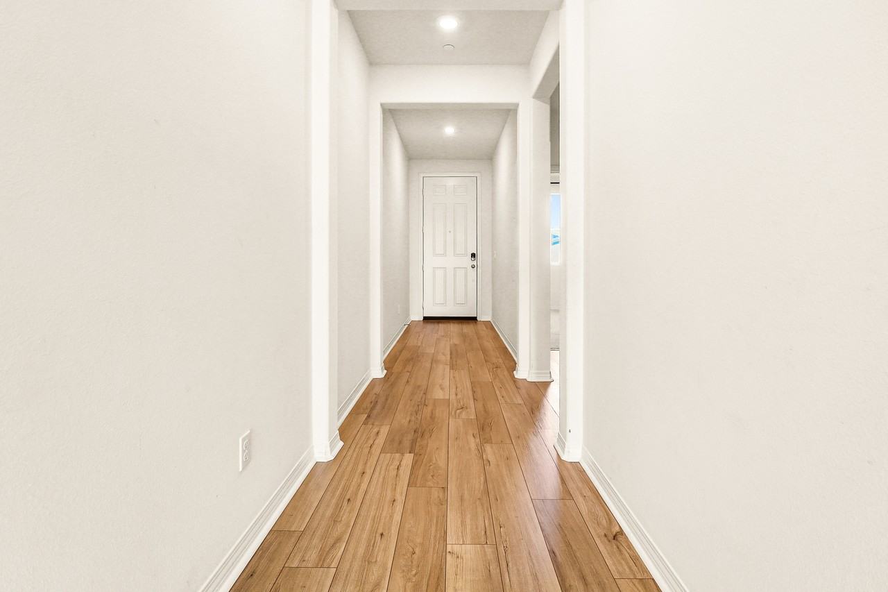 29752 Wolf Glen Ct #1 - Photo 4 of 27