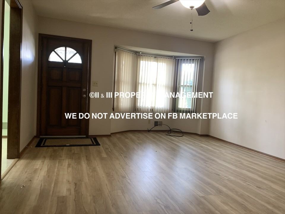 1408 Sw Sunset St #1 - Photo 2 of 25