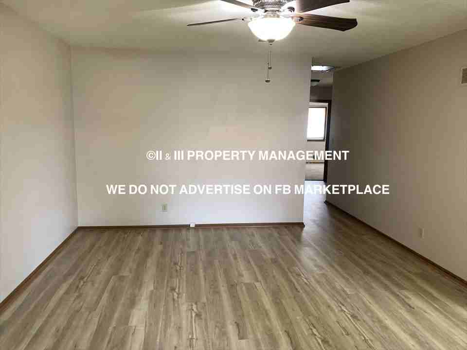 1408 Sw Sunset St #1 - Photo 4 of 25