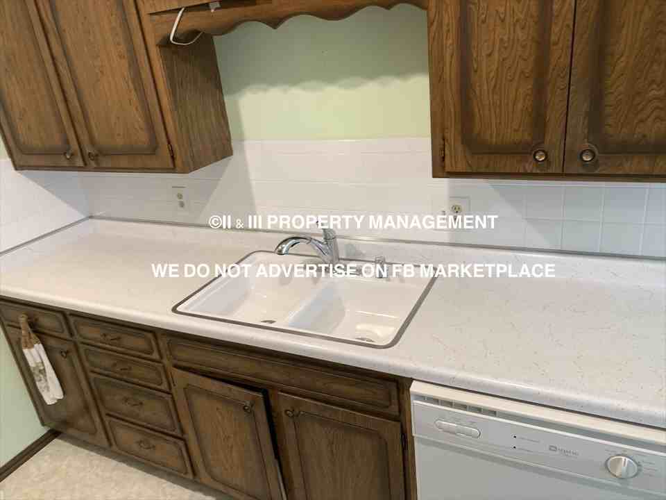 1408 Sw Sunset St #1 - Photo 7 of 25