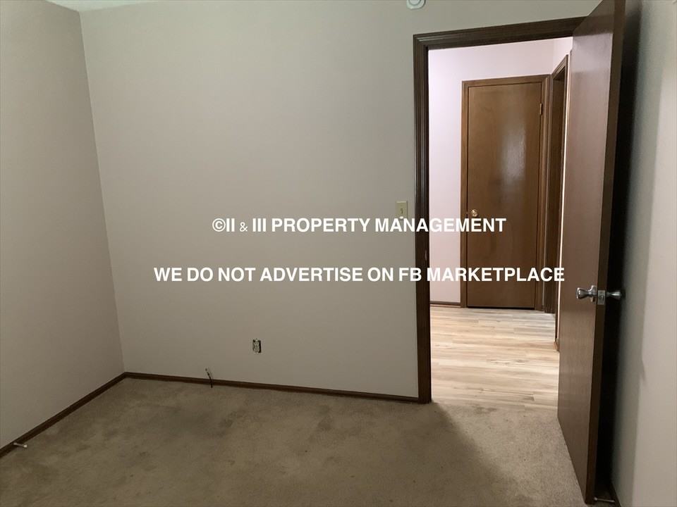 1410 Sw Sunset St #1 - Photo 6 of 18