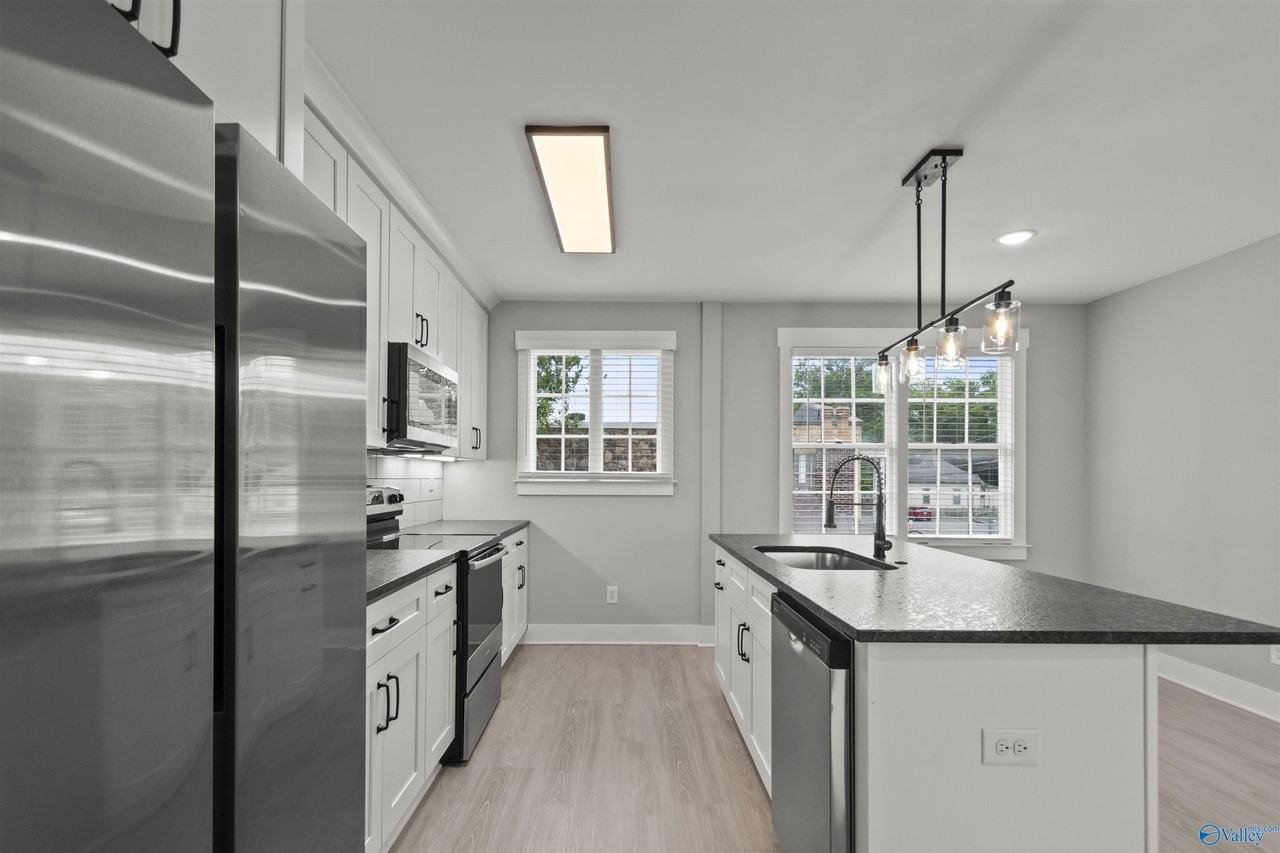 401 Clinton Ave E #3 - Photo 7 of 39