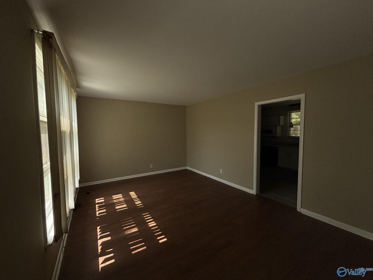 3907 Memorial Pkwy Nw - Photo 3 of 15