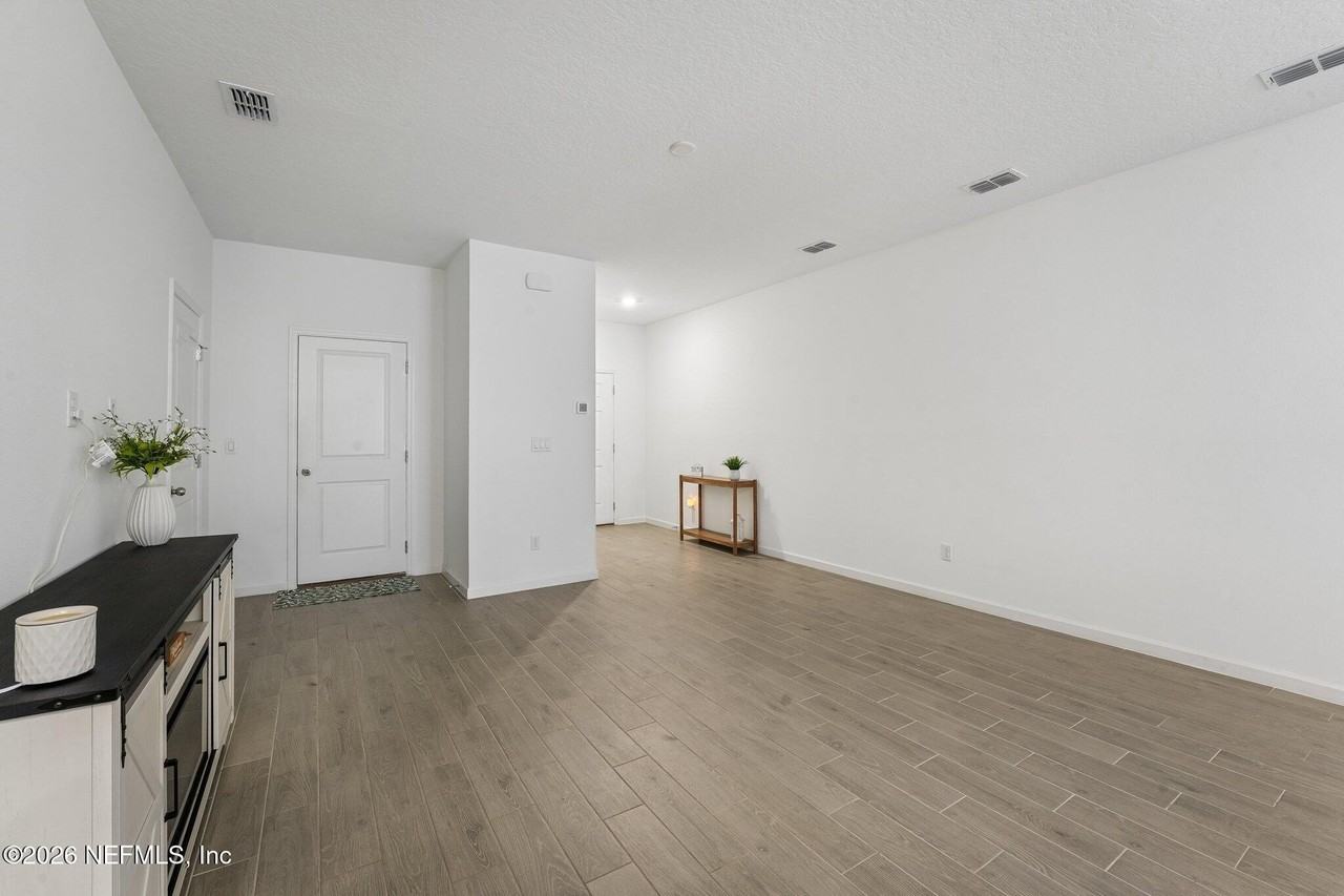 2160 Windward Cay Ln - Photo 6 of 31
