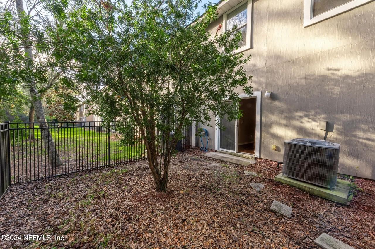 807 Scrub Jay Dr - Photo 4 of 36
