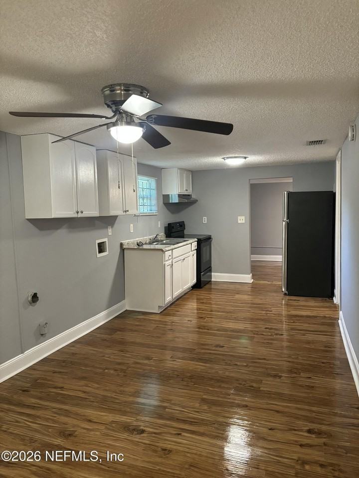 2125 Morehouse Rd - Photo 4 of 6