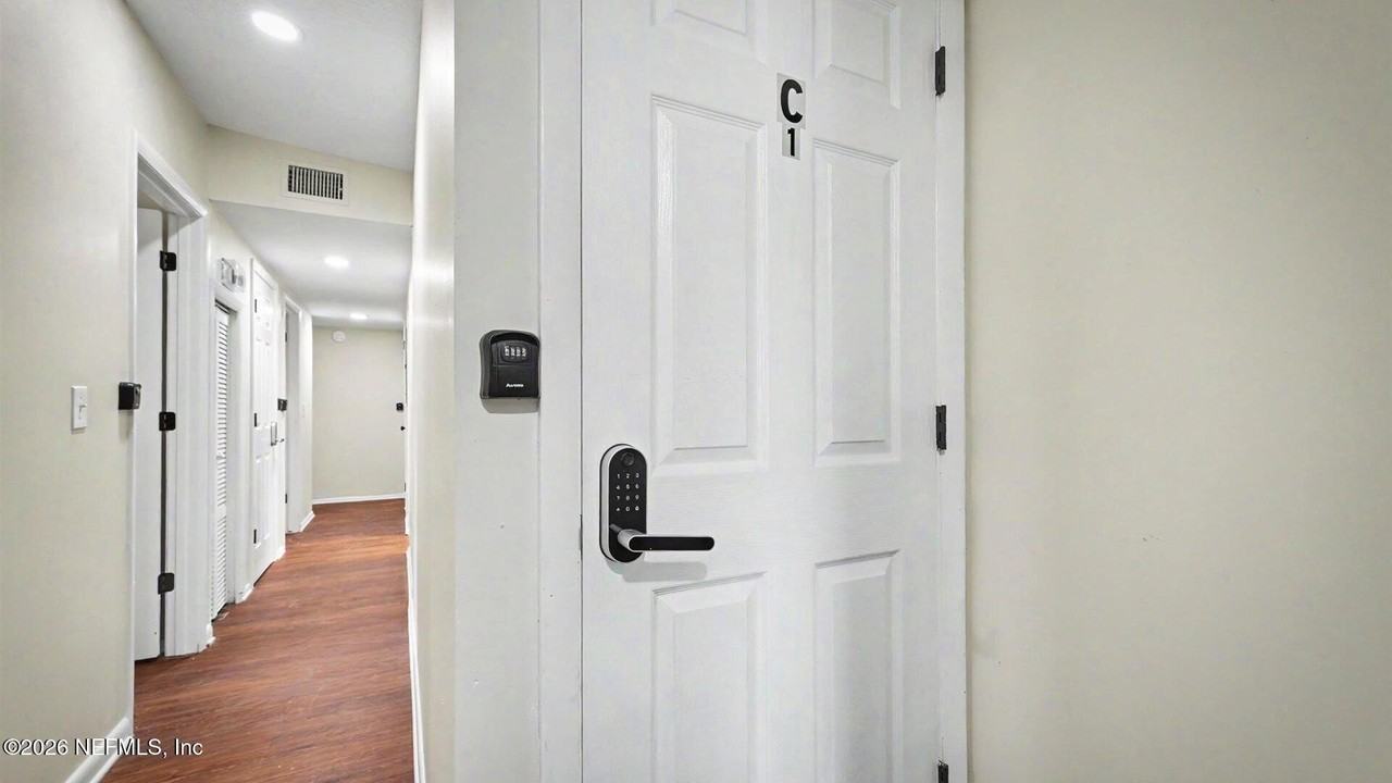 2909 Lauderdale Dr E #C1 - Photo 4 of 14
