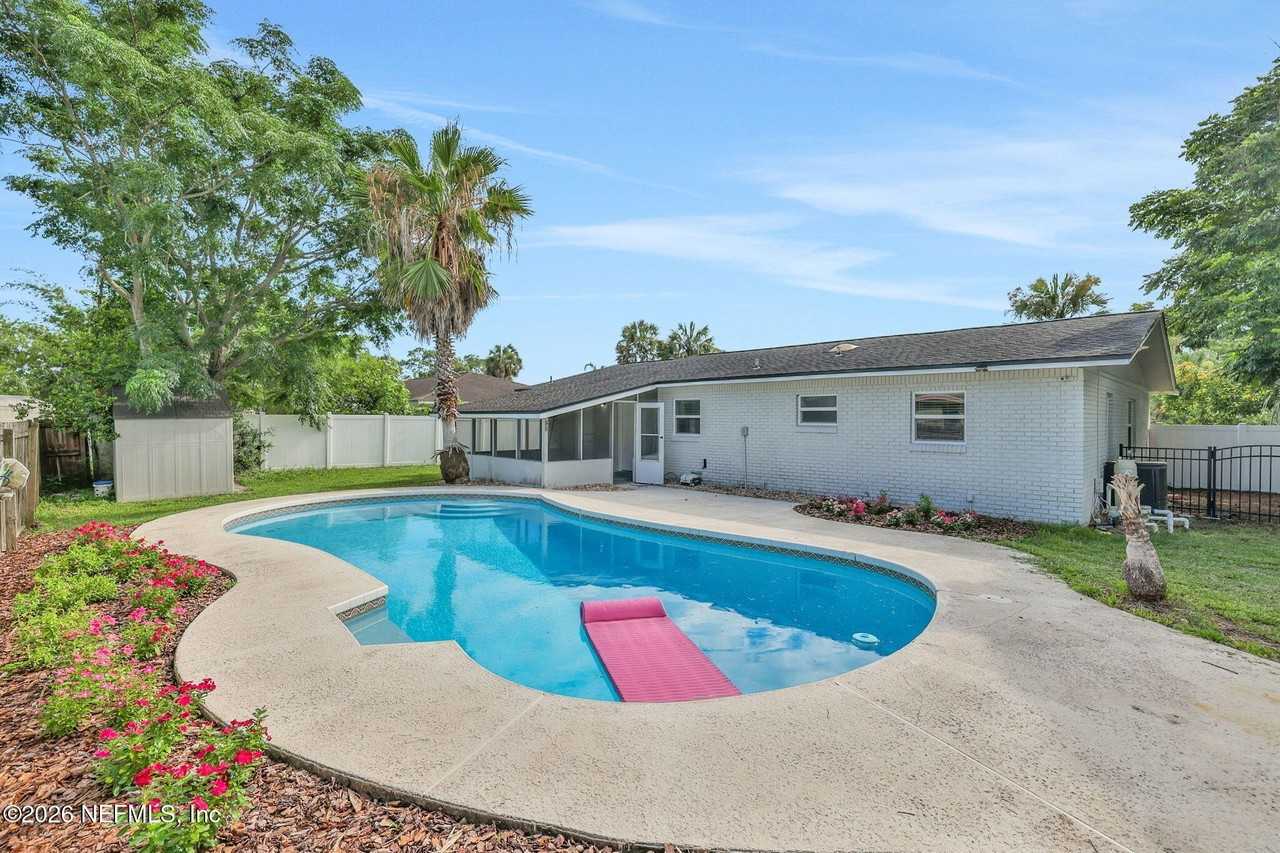 42 Dolphin Blvd - Photo 3 of 44