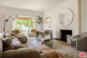 featured image of 2518 Canyon Dr
