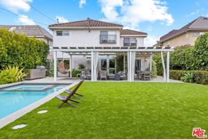 featured image of 653 S Citrus Ave