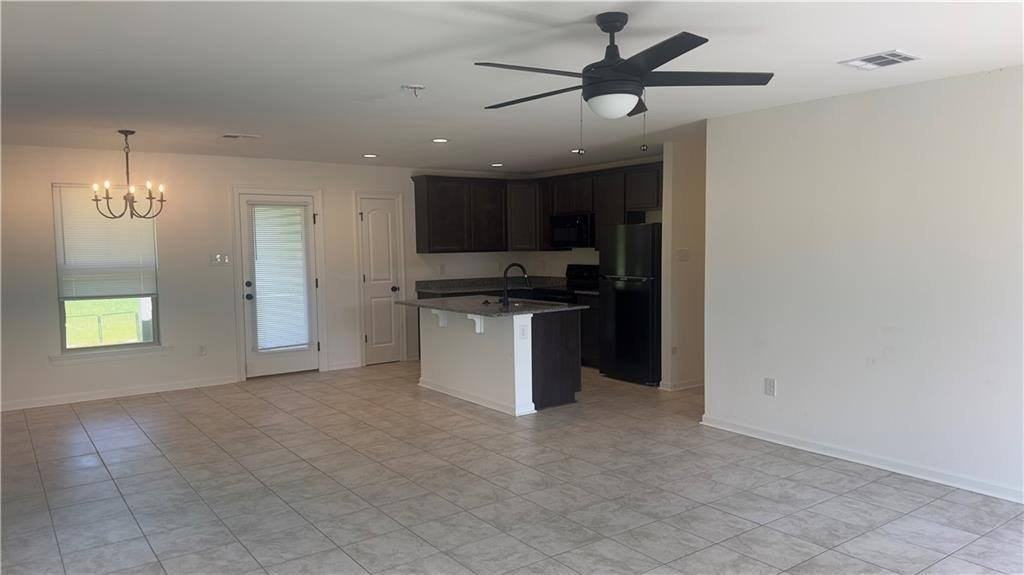 44079 Parker Blvd - Photo 3 of 15