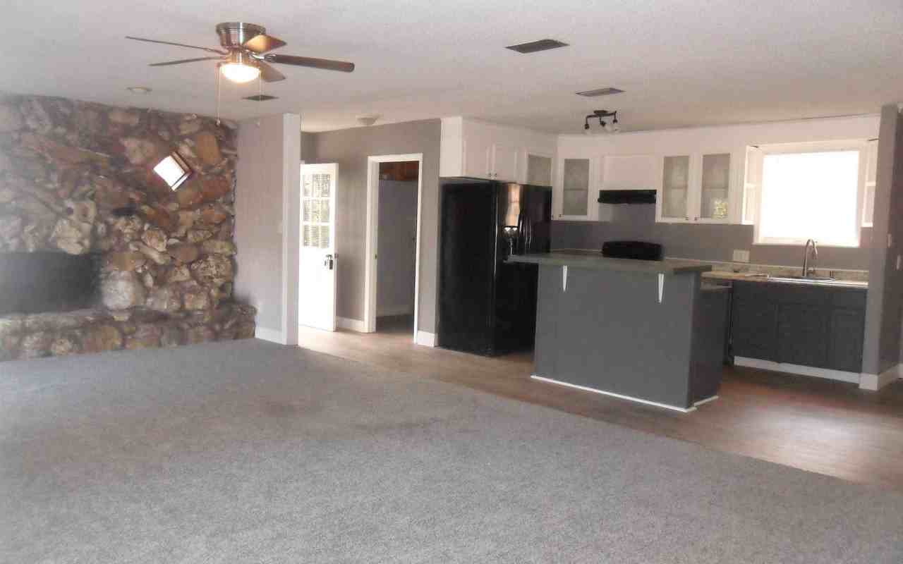 506 Nw Gwen Lake Ave - Photo 3 of 12