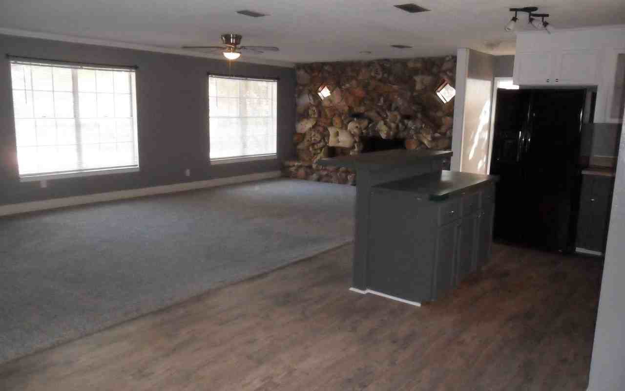 506 Nw Gwen Lake Ave - Photo 4 of 12