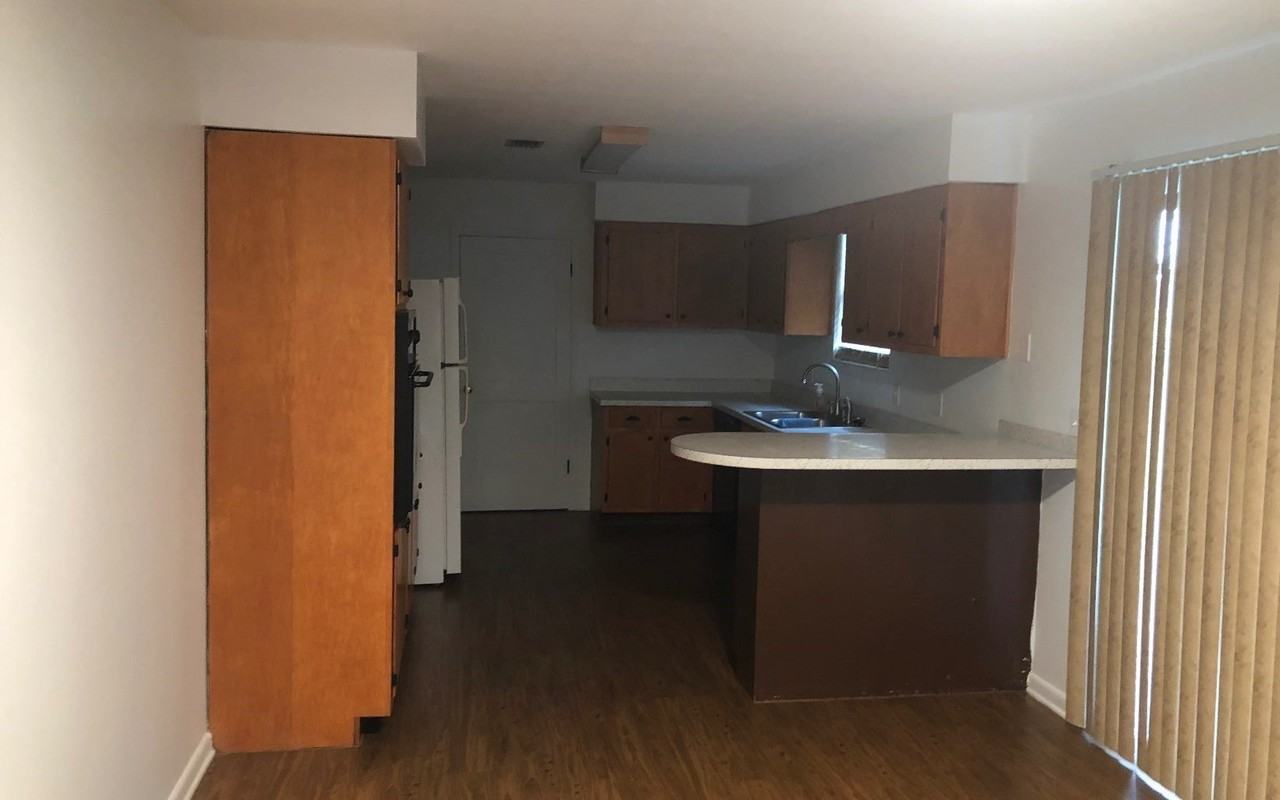 727 Sw Cypress Lake Rd - Photo 4 of 17