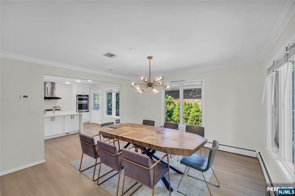 290 Mohegan Way - Photo 7 of 31