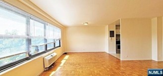 2348 Linwood Ave #4M - Photo 1 of 1