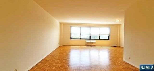 2348 Linwood Ave #4M - Photo 3 of 18