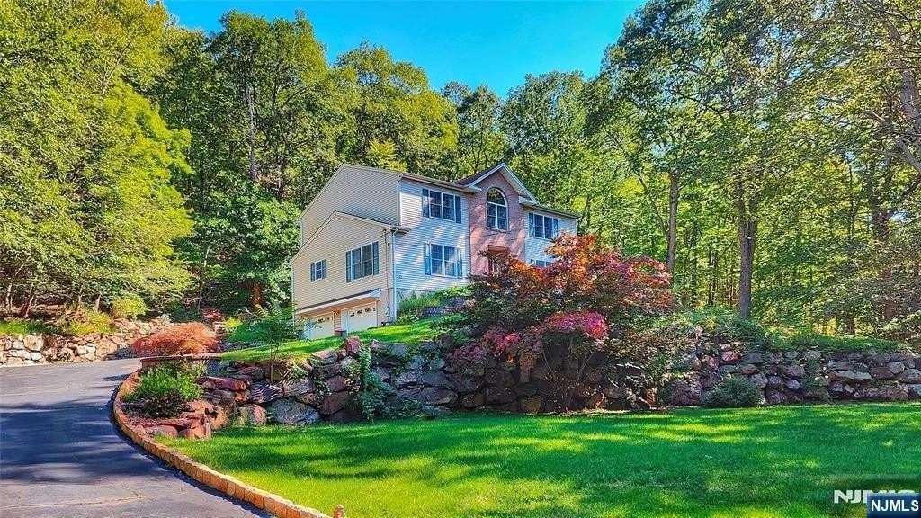 281 Kinnelon Rd - Photo 2 of 43