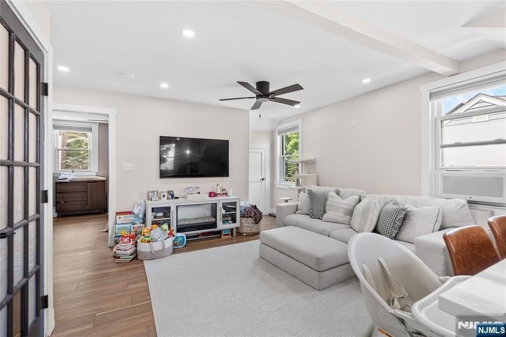 8-35 Lake St #2 - Photo 4 of 11