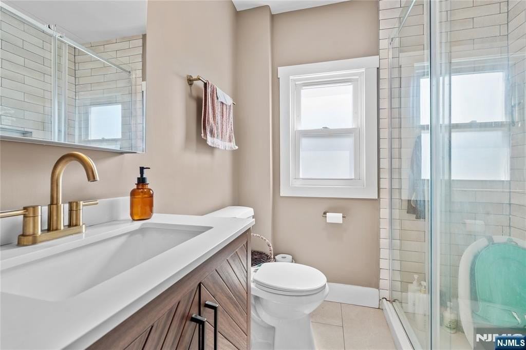 8-35 Lake St #2 - Photo 7 of 11