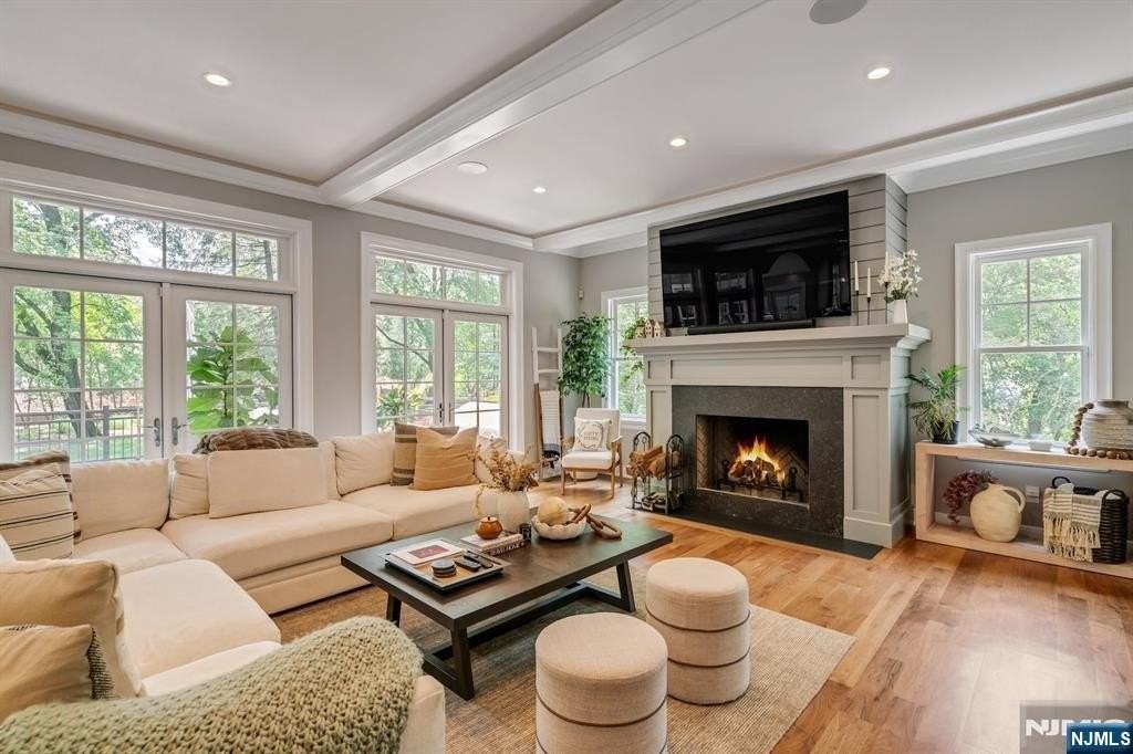 4 Brookview Ct - Photo 4 of 38