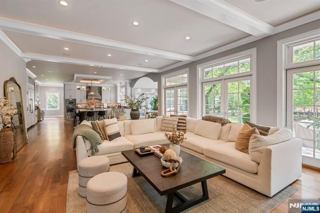 4 Brookview Ct - Photo 5 of 38