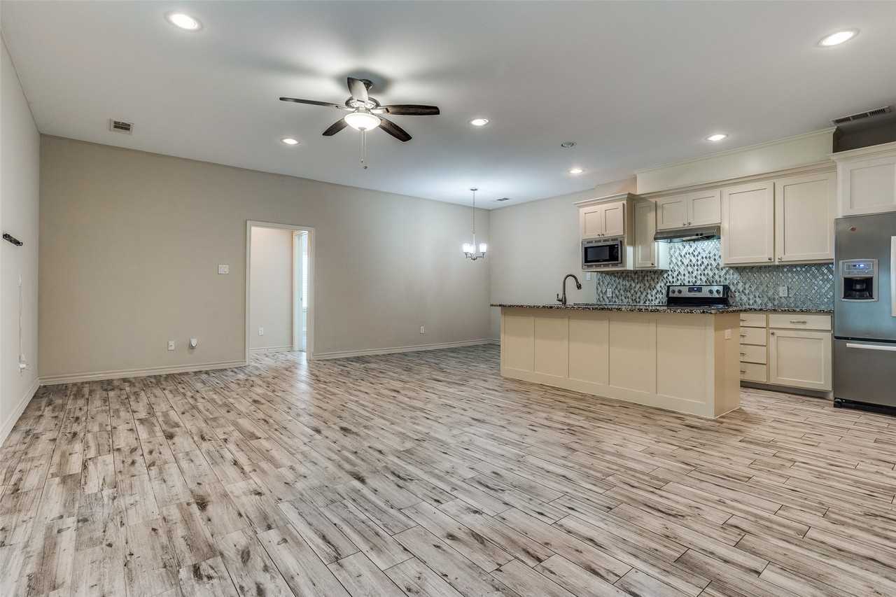 336 Austin Ave - Photo 6 of 25