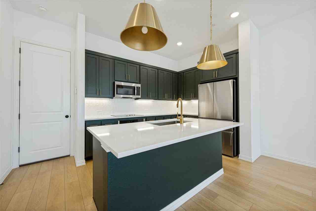 2304 Bulin Dr - Photo 4 of 14