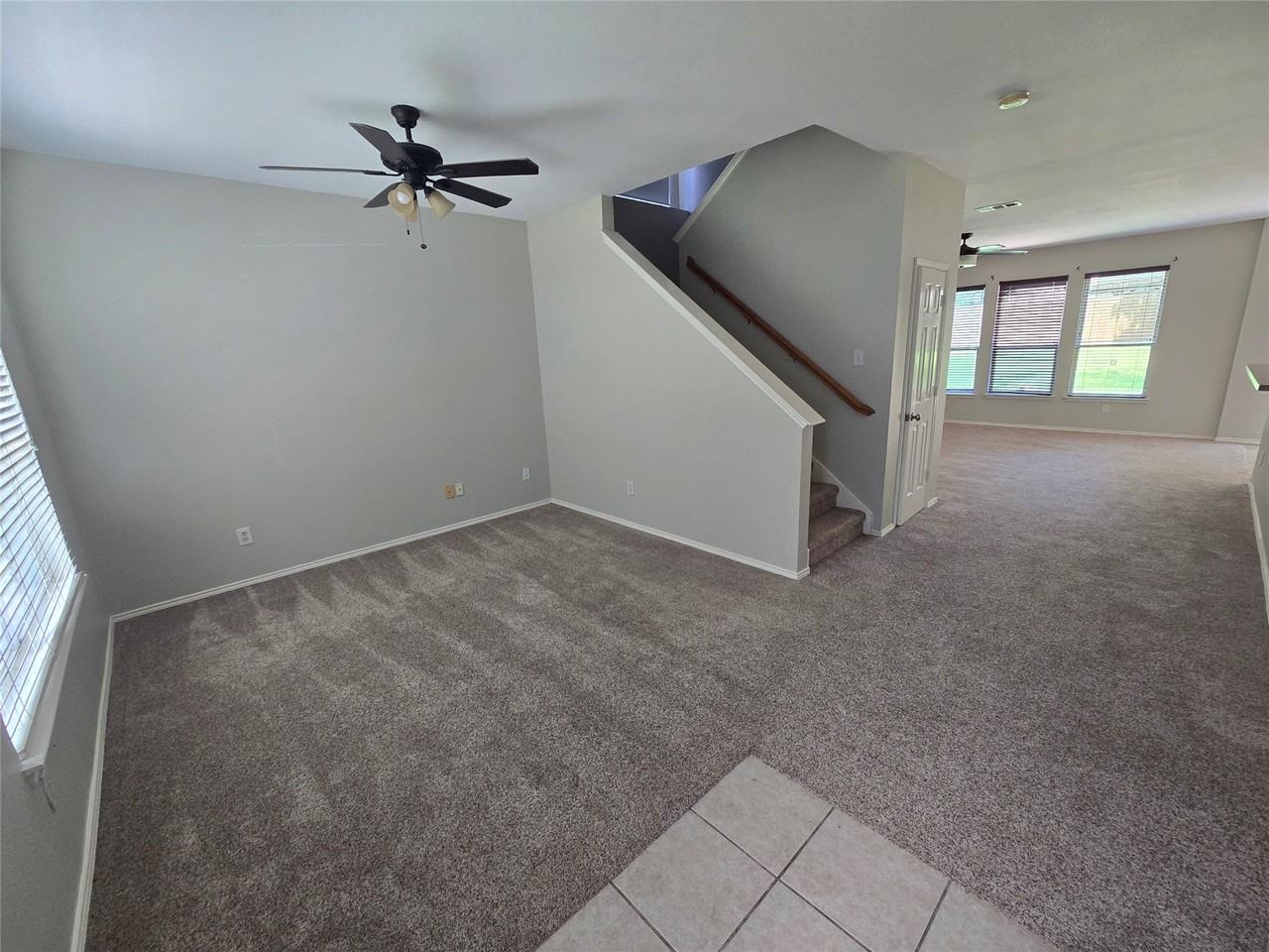9201 Popes Creek Ct - Photo 2 of 17